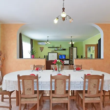 Fuer 6 Personen Ca 120 Qm In Dvori, Istrien Istrische Riviera Kaštelir