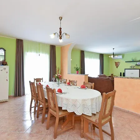 Fuer 6 Personen Ca 120 Qm In Dvori, Istrien Istrische Riviera * Kaštelir