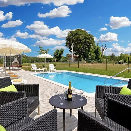 Fuer 6 Personen Ca 120 Qm In Dvori, Istrien Istrische Riviera