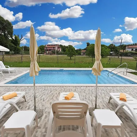 Fuer 6 Personen Ca 120 Qm In Dvori, Istrien Istrische Riviera *